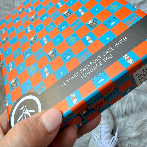 NWT Original Penguin Black Leather Passport Case with Luggage Tag - Picture 9 of 9